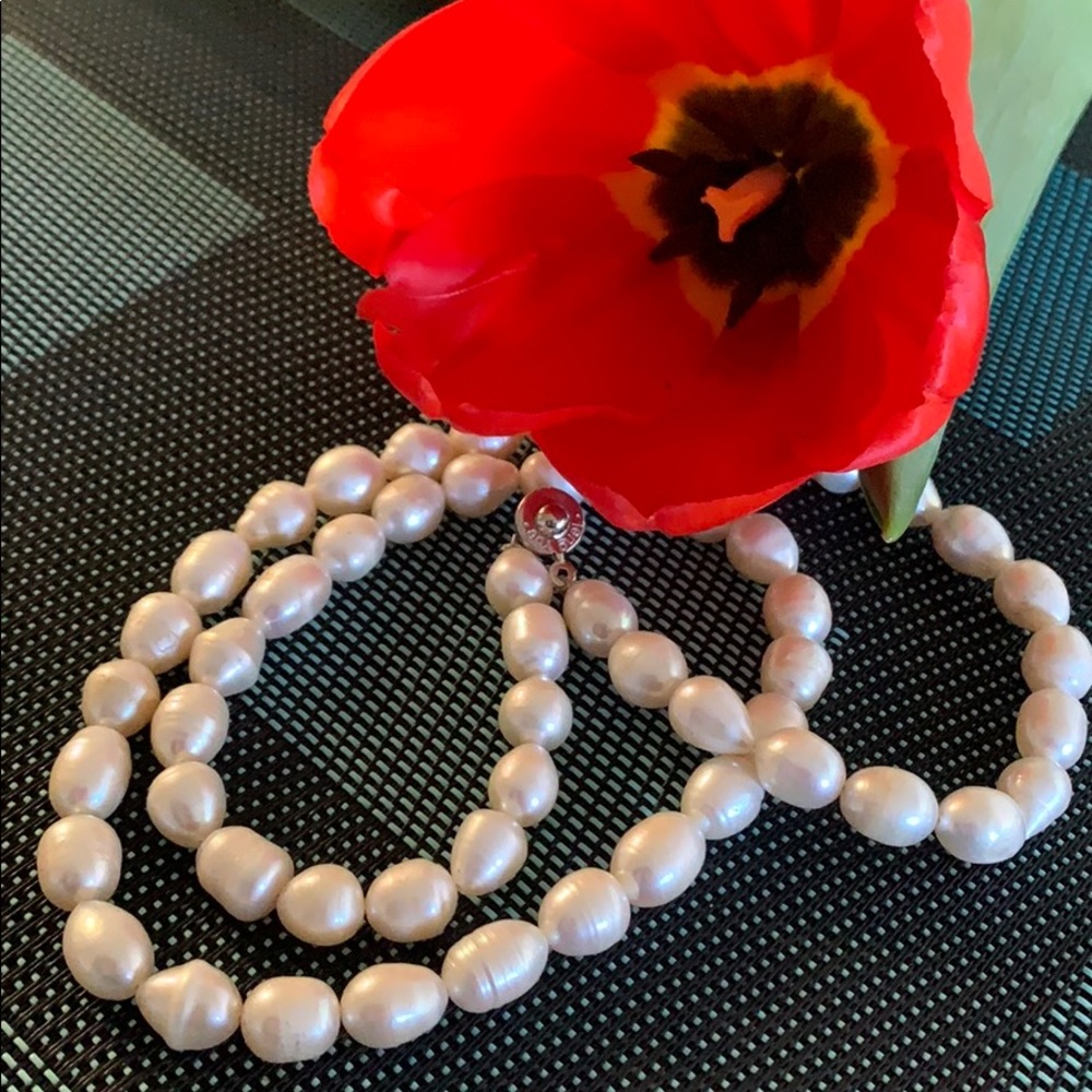 New pearls necklace